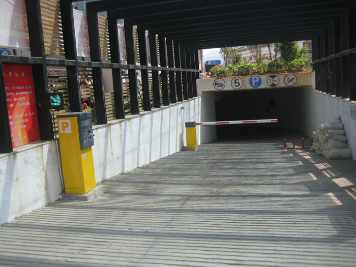 福建龙岩汽车客运中心停车场系统方案